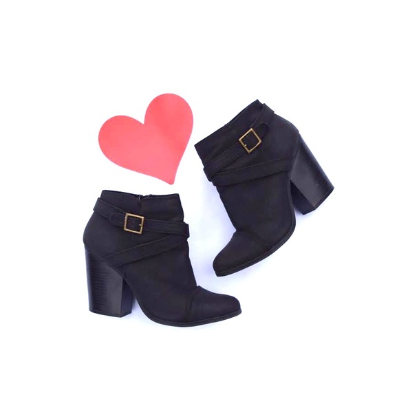 LC Lauren Conrad Shoes - LC Lauren Conrad Black Heeled Booties